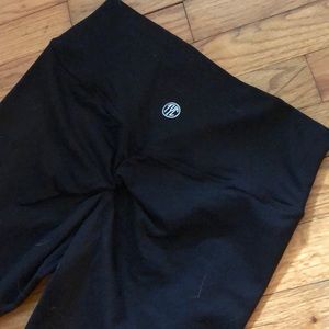 Til you collapse- booty scrunch leggings!